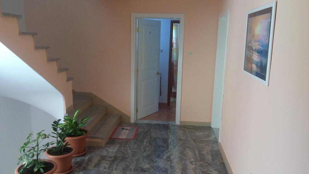 Apartments Erceg Omiš Εξωτερικό φωτογραφία
