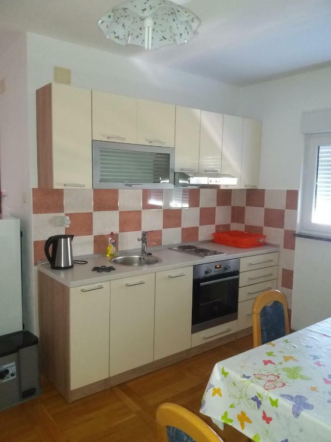Apartments Erceg Omiš Εξωτερικό φωτογραφία